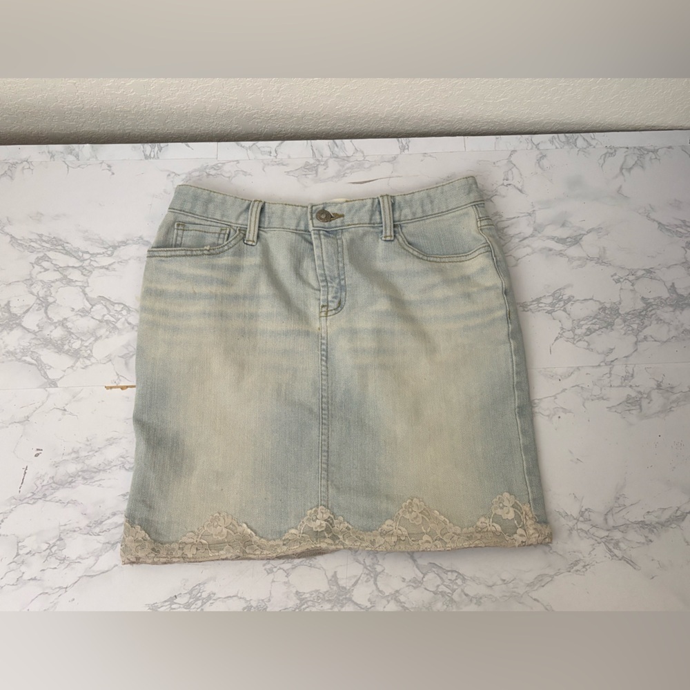 Fiorini Skirt Women’s M Pencil Light Blue Wash Crochet Lace Trim Mini Denim​​